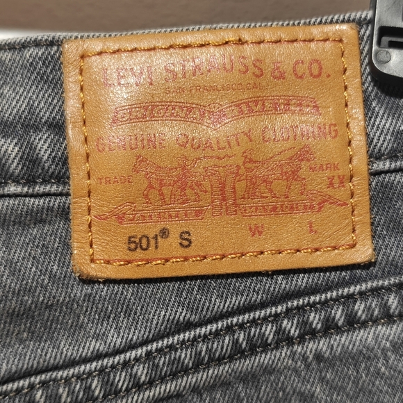 Levi's Premium 501 S Dark Wash Size 27 Skinny Jeans Fly Button Distressed - Picture 7 of 13